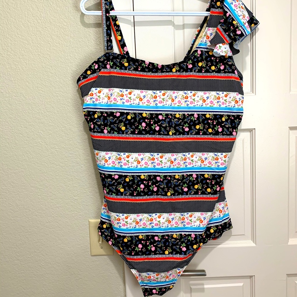 Eloquii One Piece swimsuit | 24W